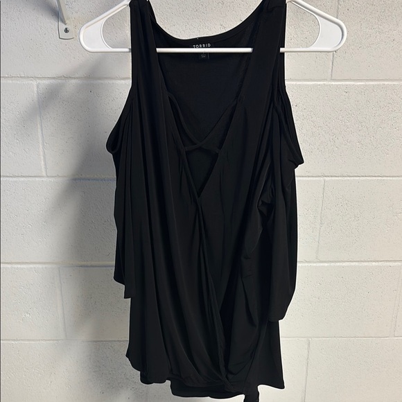 Torrid Black Off the Shoulder Top. - Picture 1 of 7